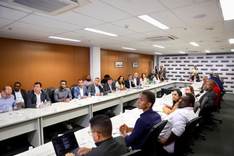 Governo do Estado dá continuidade às reuniões com gestores e discute avanços para Pau Brasil e Seabra