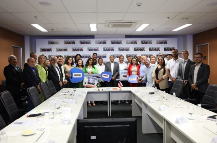 Governador recebe prefeitos de Aramari e São Felipe para discutir novas obras