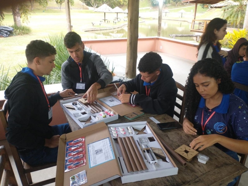 Estudantes da rede apresentam projetos inovadores em eventos científicos, no Rio de Janeiro e em Santa Catarina