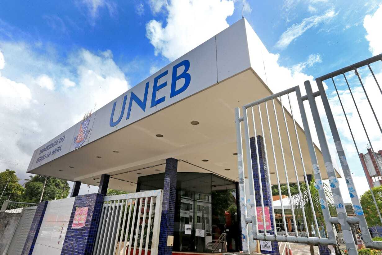 Docentes e técnicos das universidades estaduais da Bahia têm reajustes salariais