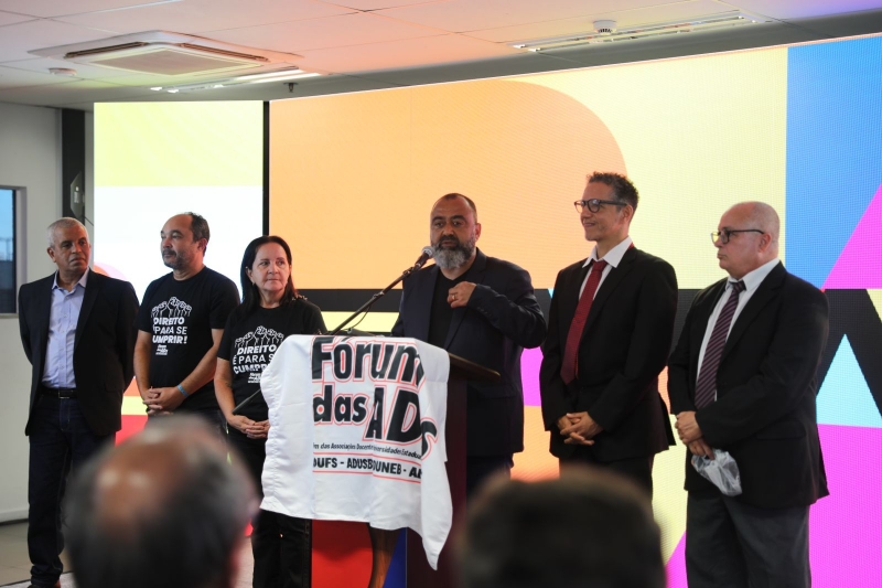 Governo do Estado autoriza reajustes salariais para professores e técnicos das Universidades Estaduais