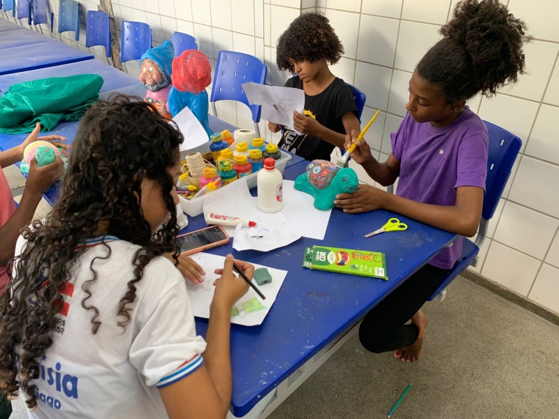 Projeto Férias na Escola chega na reta final com diferentes oficinas criativas nas escolas