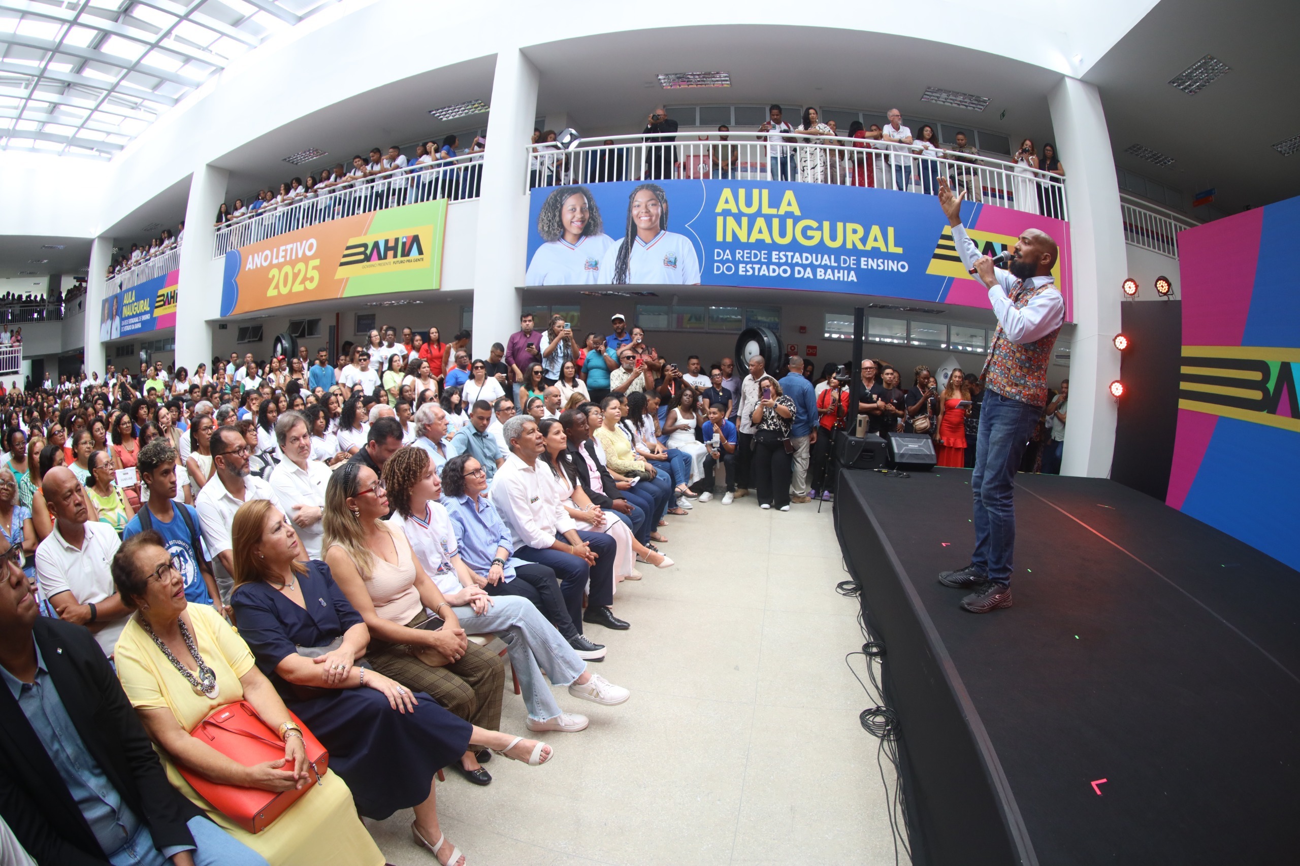 Em Conceição do Jacuípe, início do ano letivo 2025 é marcado por entrega de escola de tempo integral e anúncios para a educação