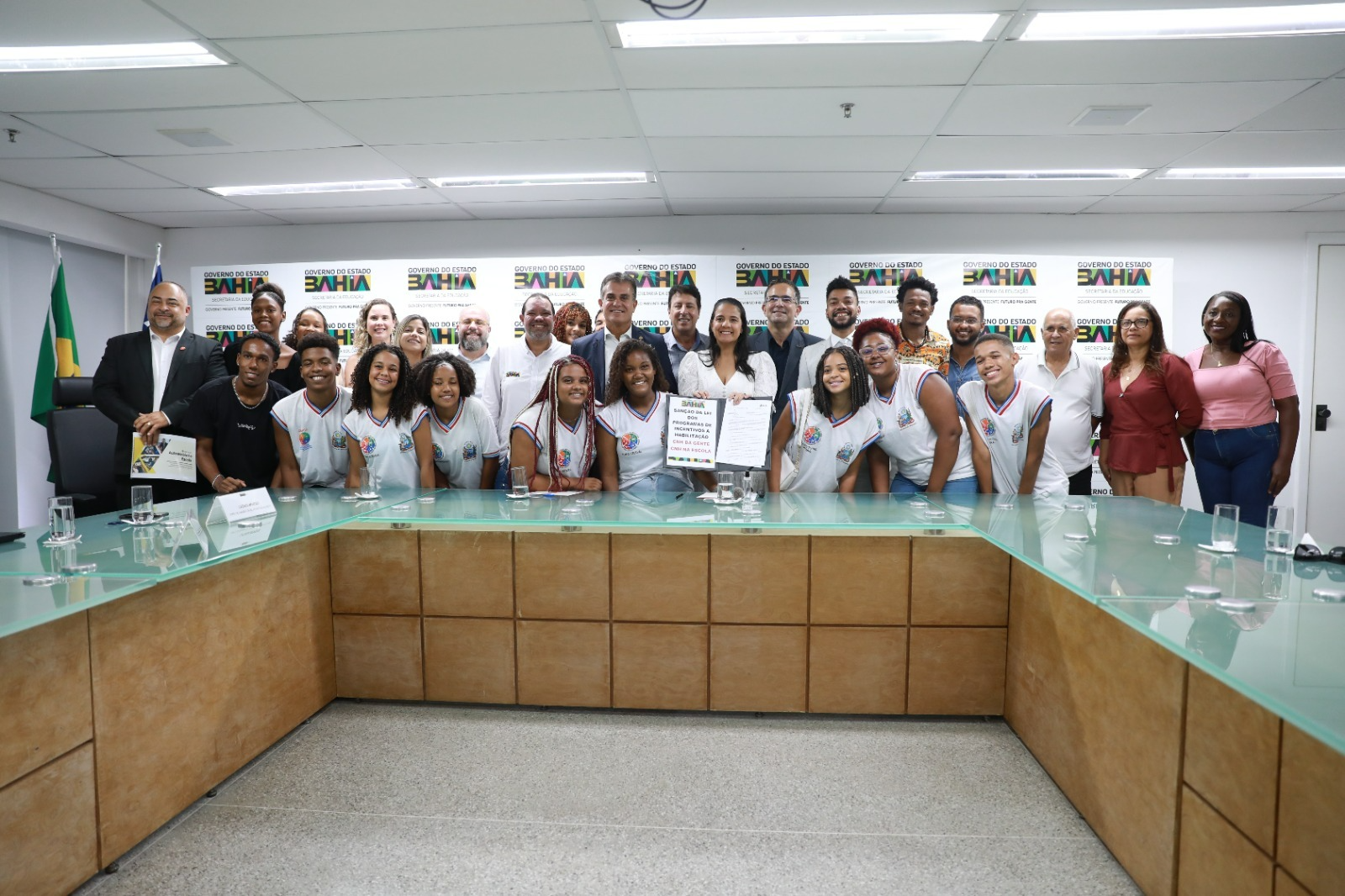 Governo do Estado sanciona programas que garantem acesso gratuito à Carteira de Habilitação para população de baixa renda