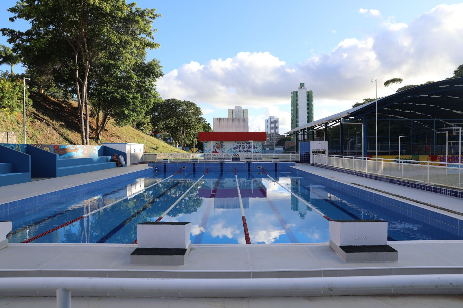 Primeira etapa das obras de modernização do Colégio Estadual Luiz Viana é inaugurada