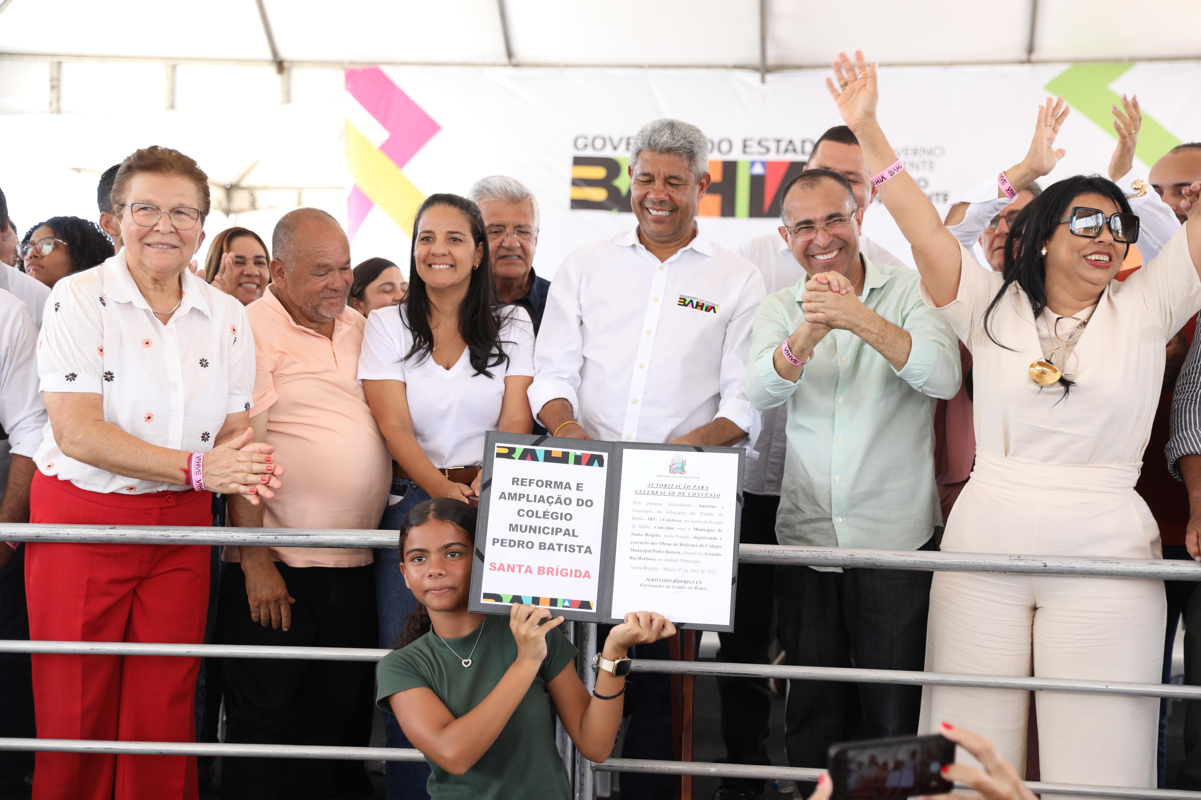 Santa Brígida recebe pacote de obras e entregas com foco em educação