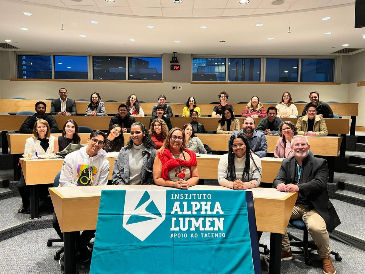 Estudante e professora da rede estadual da Bahia têm experiência no MIT e Harvard