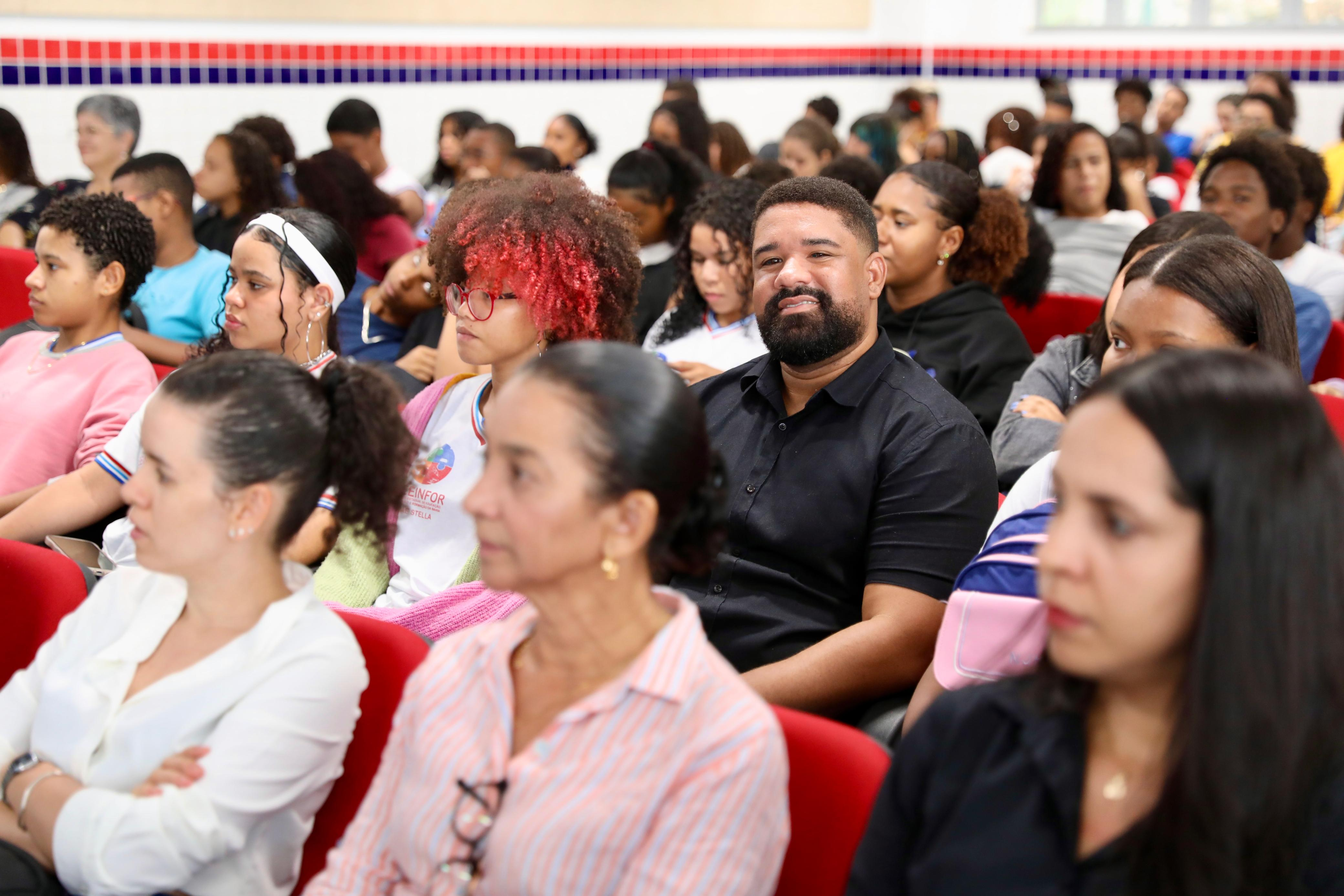 A revolução começa no laboratório: professores participam da formação “Vamos pro LAB!”