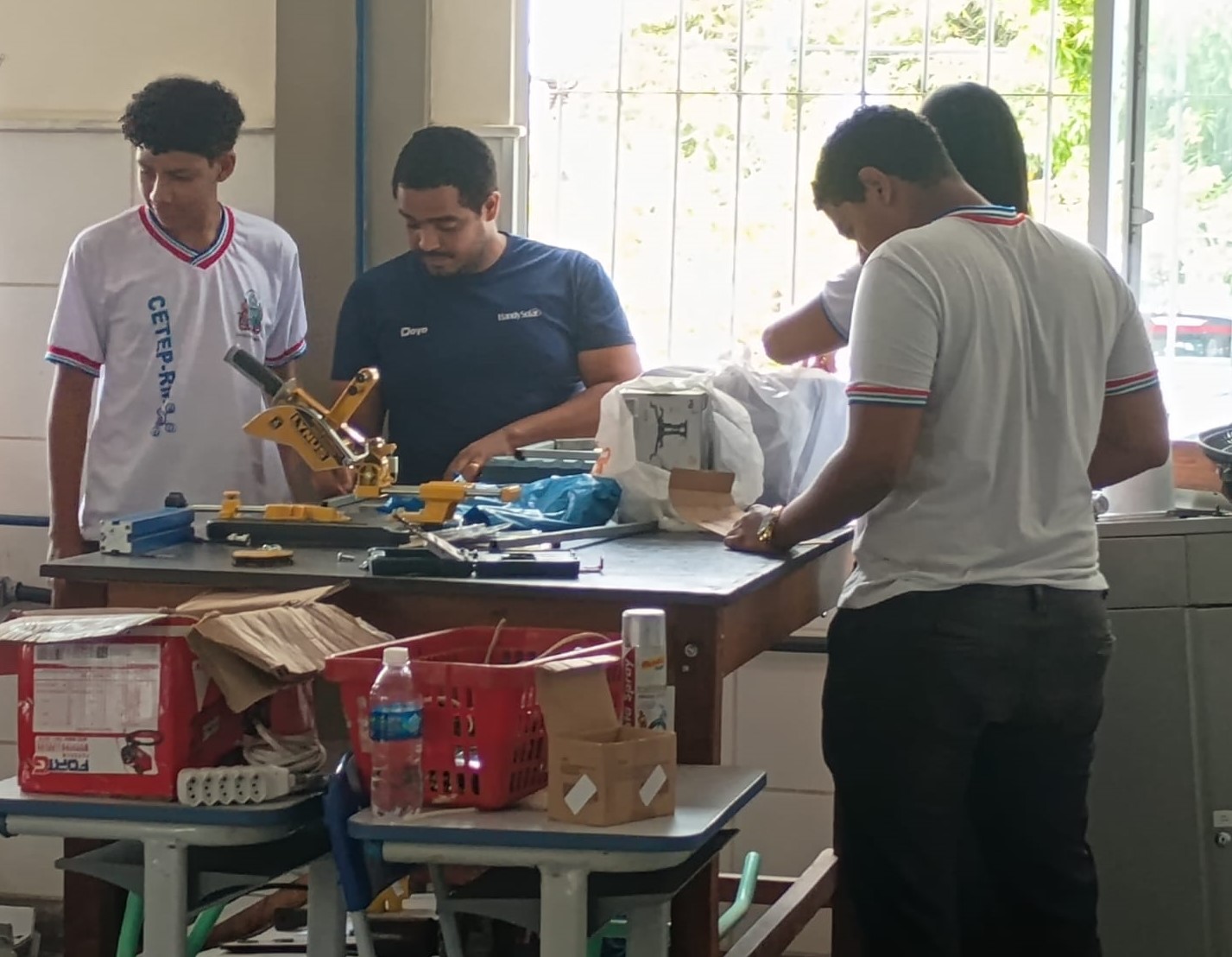 Em feito inédito, estudantes baianos participam de competição da Nasa, nos EUA