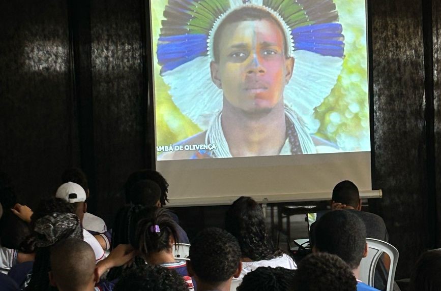 Documentário sobre resistência Tupinambá é exibido no Colégio Estadual Helena Magalhães