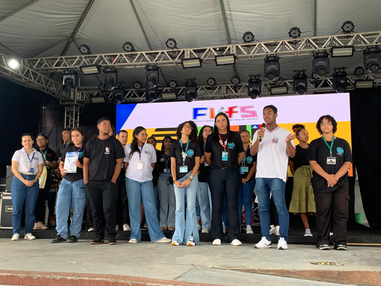 Clube de leitura da rede estadual leva protagonismo juvenil à Expo Nacional Milset