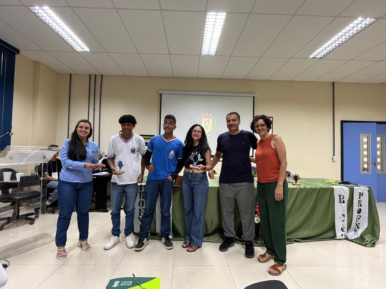 Colégio estadual de Barreiras é premiado com três projetos em encontro sobre educação empreendedora