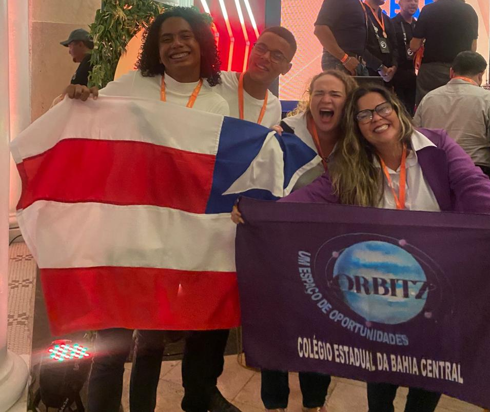 Estudantes do Colégio Central desenvolvem jogo sobre uso das telas e conquistam prêmio internacional