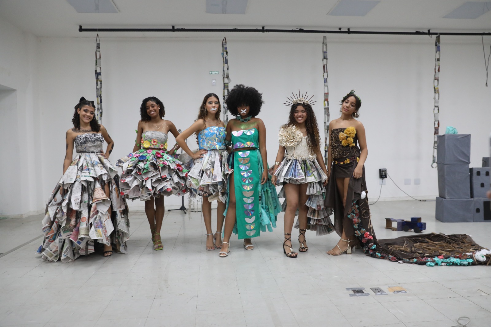 Criatividade e consciência ambiental movimentam desfile no Rômulo Almeida