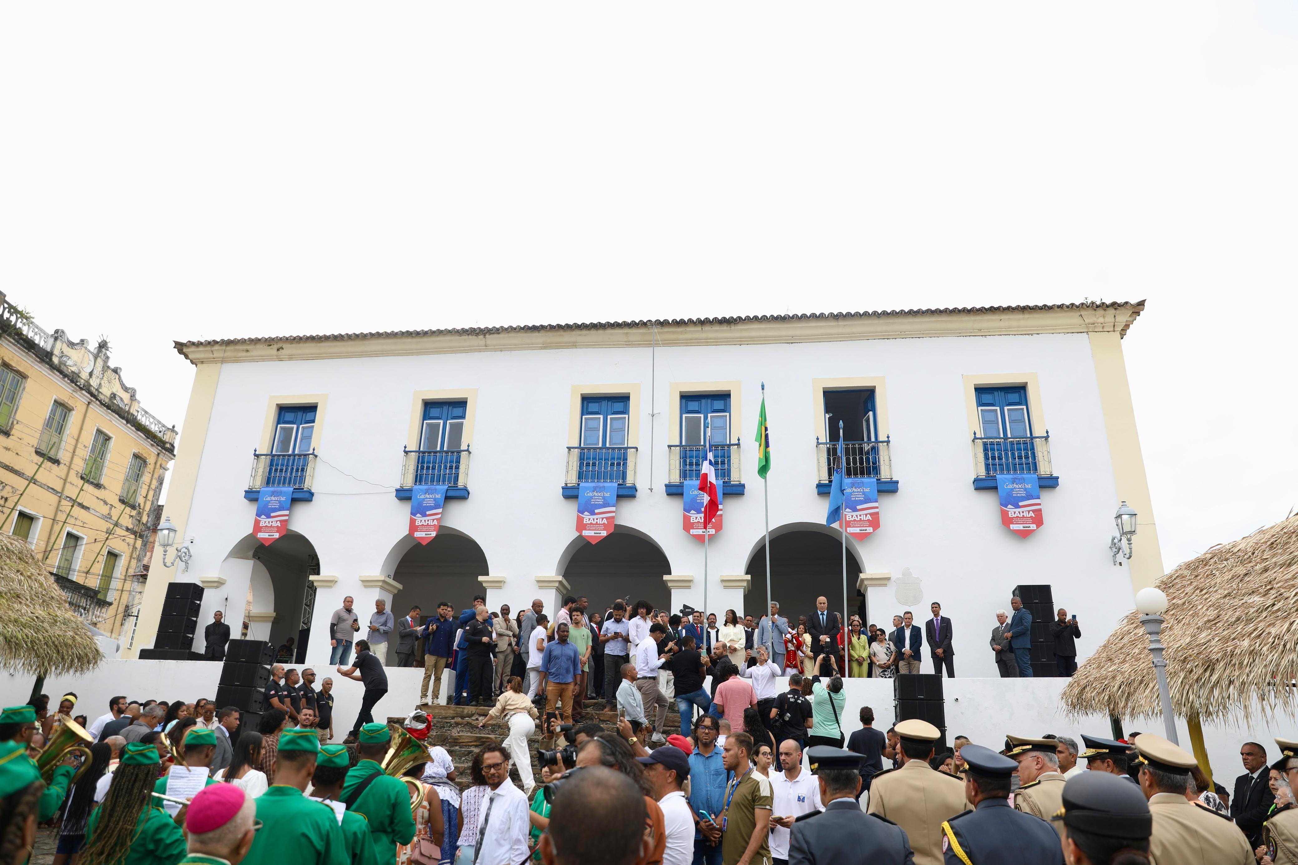 Desfile em Cachoeira abre festejos do 2 de Julho e reforça investimentos na Educação do Recôncavo