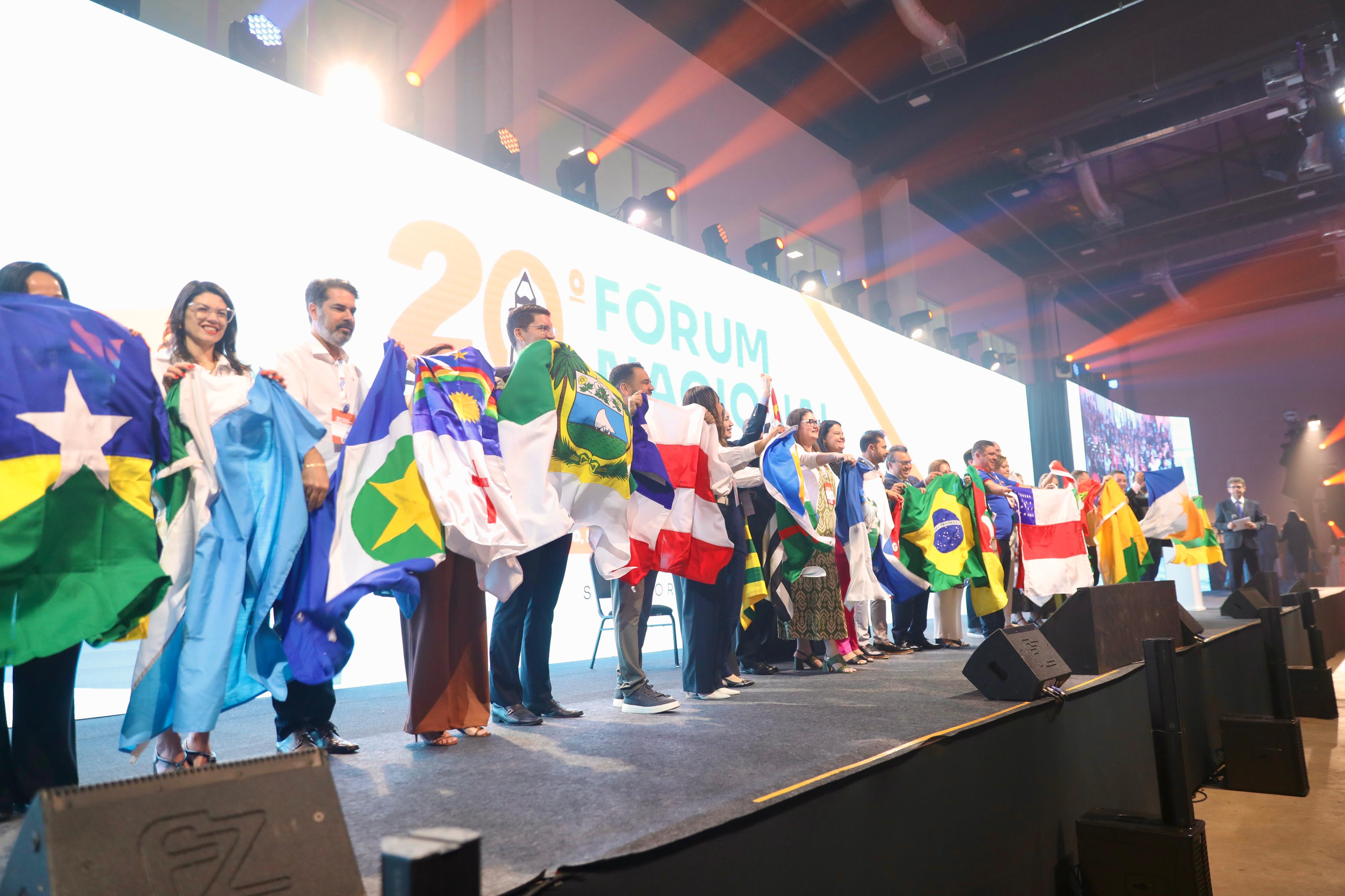 Estande da SEC com projetos de estudantes da rede estadual marca presença no 20º Fórum Nacional da UNDIME