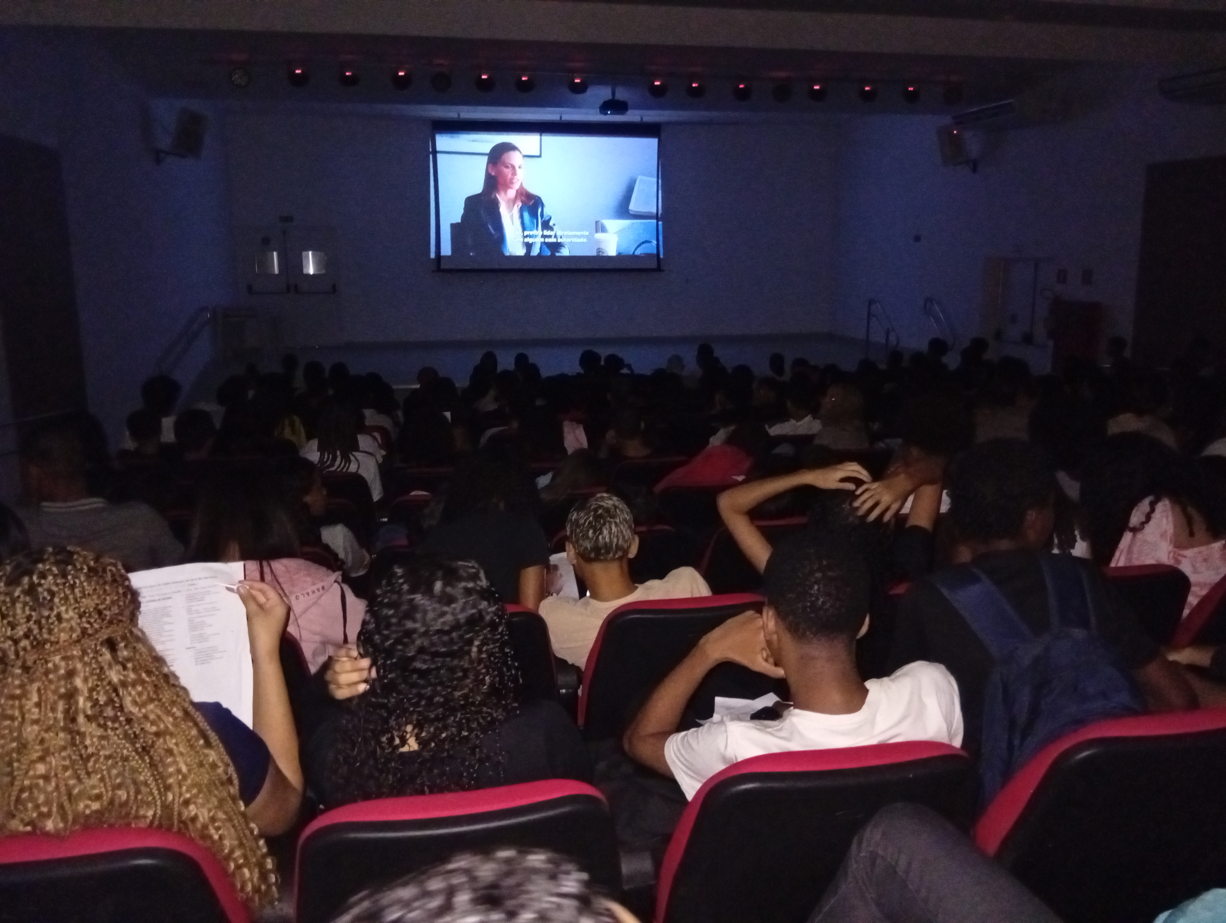 Estudantes estaduais de Vila de Abrantes participam de atividades pedagógicas voltadas à sustentabilidade e cultura 