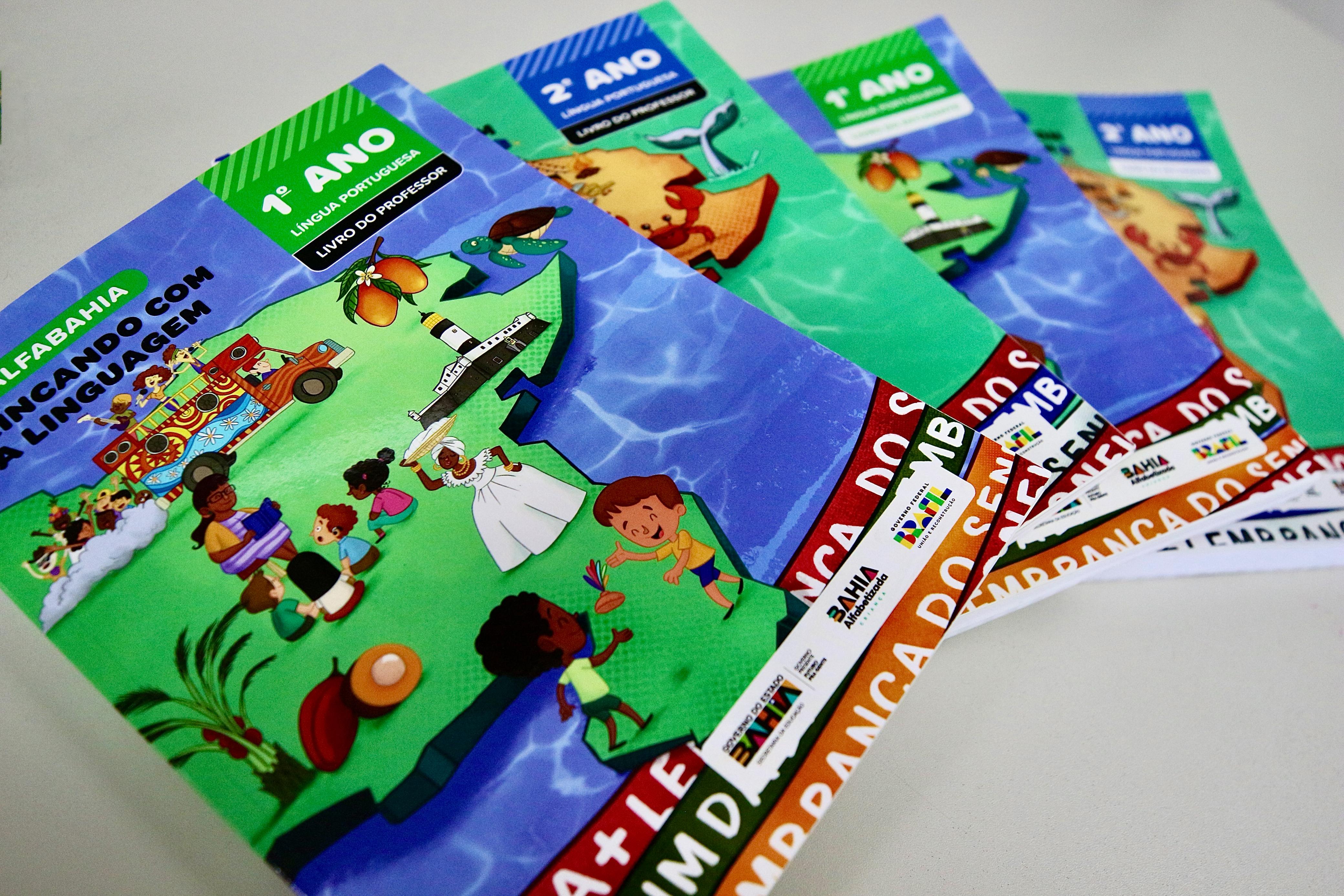 Bahia Alfabetizada: SEC entrega mais de 350 mil livros a municípios baianos para auxiliar alfabetização de crianças na idade adequada