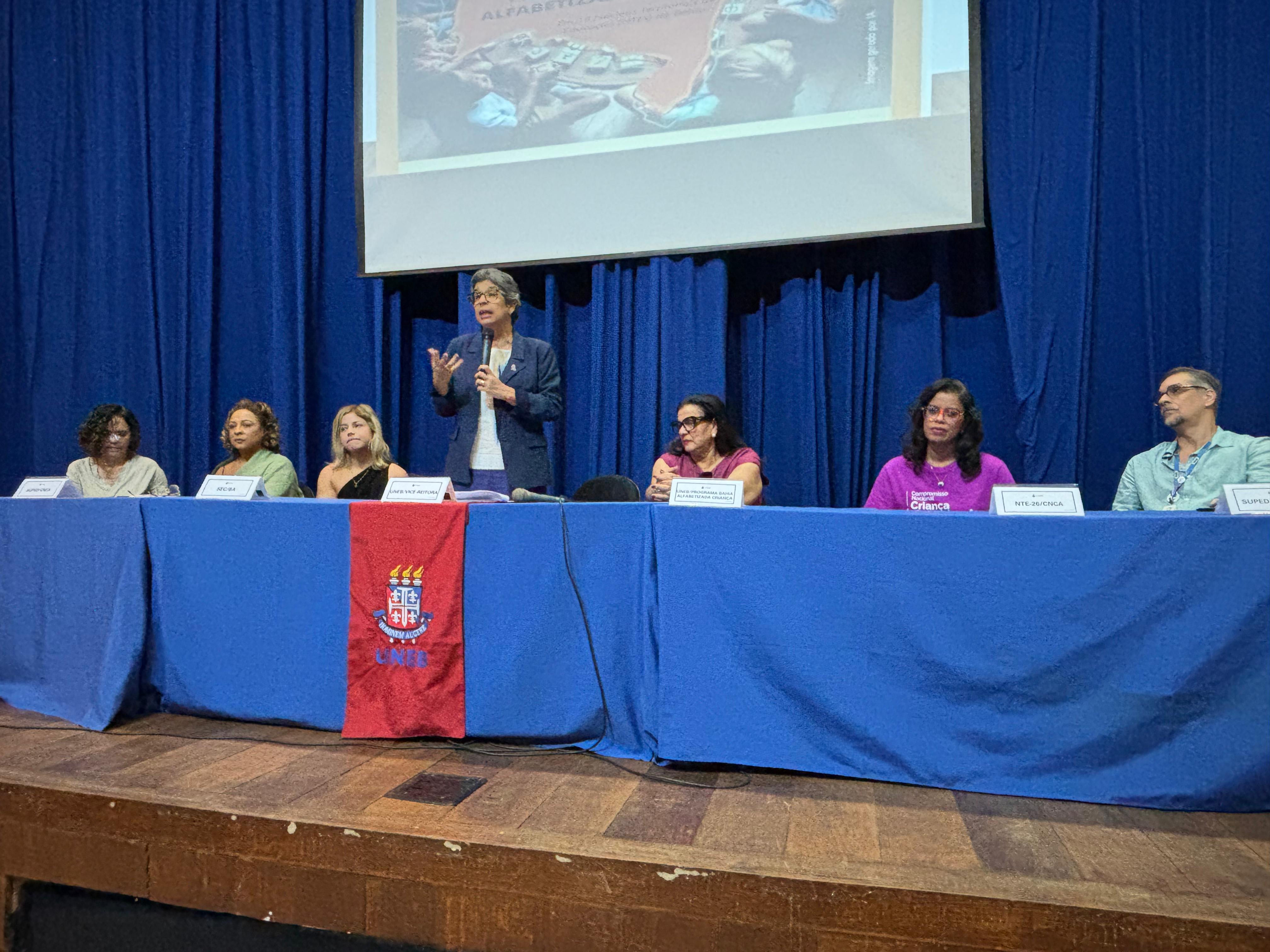 Bahia Alfabetizada: educadores de Salvador participam de primeira formação do programa 