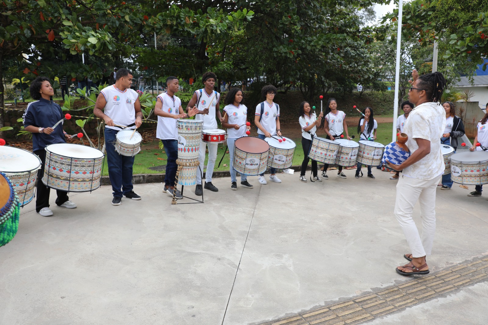 Caravana Pé-de-Meia tem abertura em Salvador com serviços, formação e protagonismo juvenil
