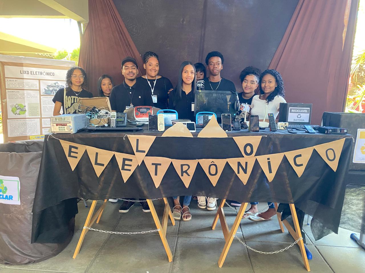 Estudantes de Santo Estevão apresentam projetos em feira de empreendedorismo social