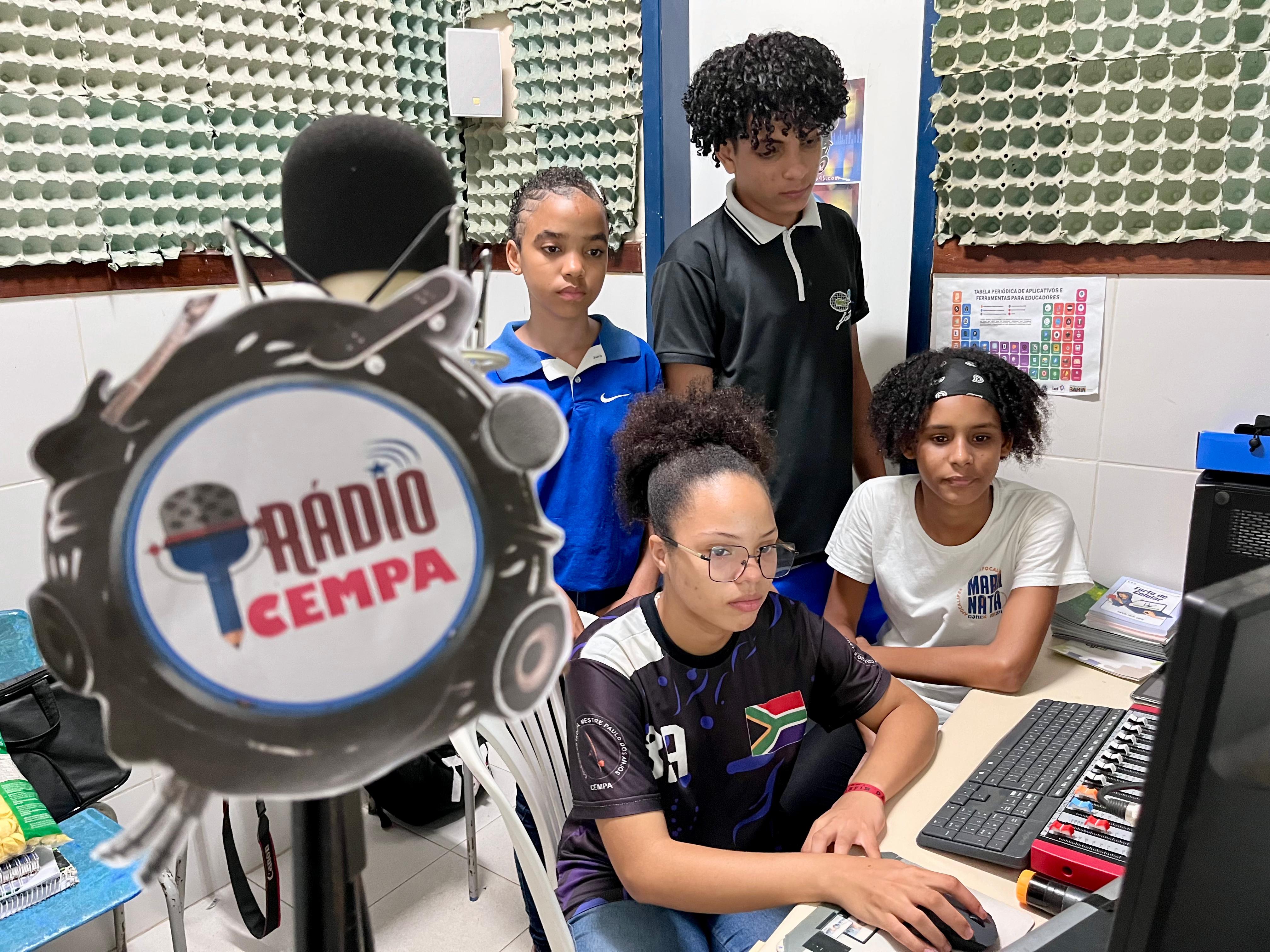 Projeto de rádio fortalece educação no Colégio Mestre Paulo dos Anjos