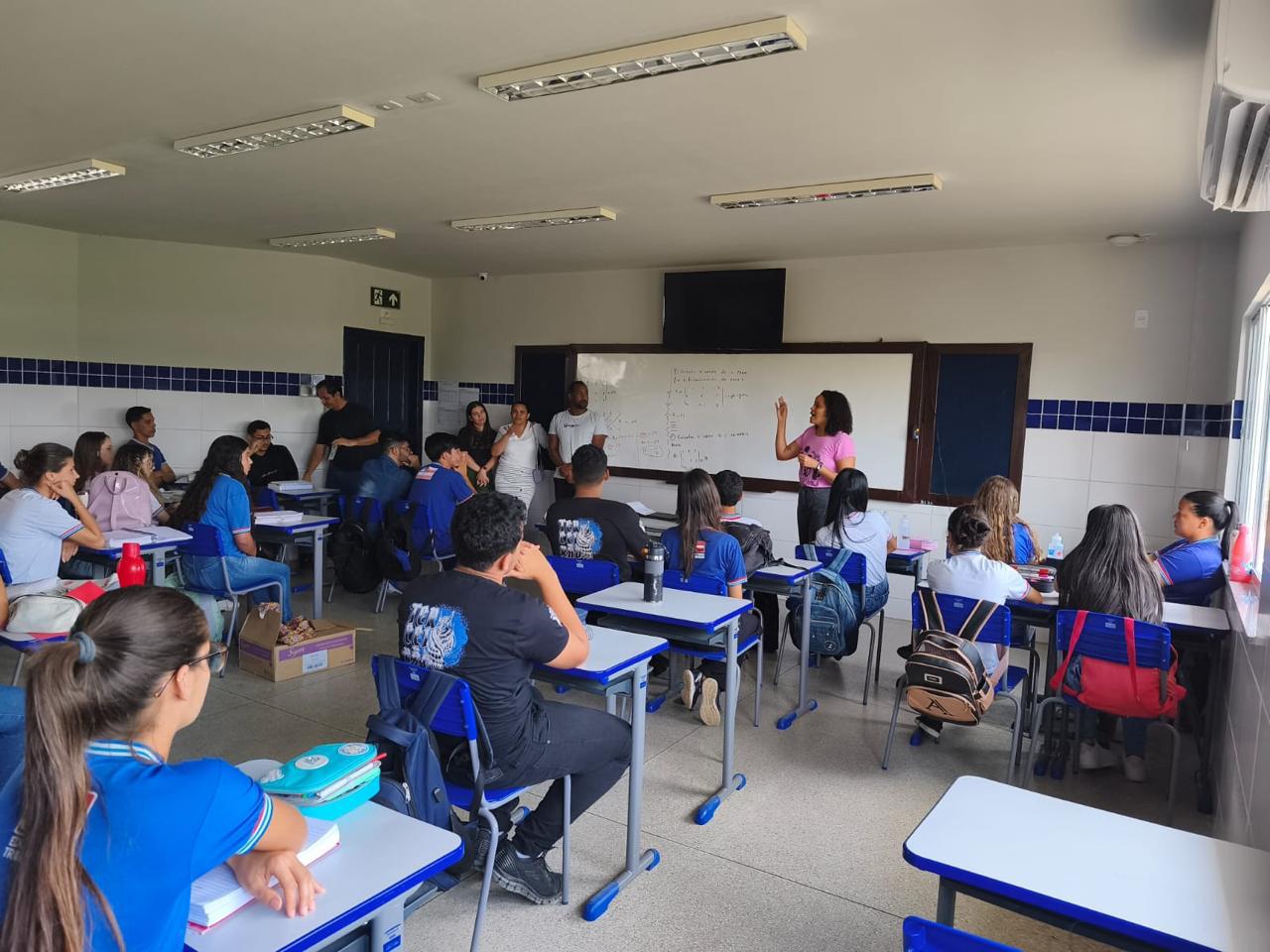 Colégio Estadual de Sítio do Quinto lidera rendimento na terceira Avaliação Plurall 