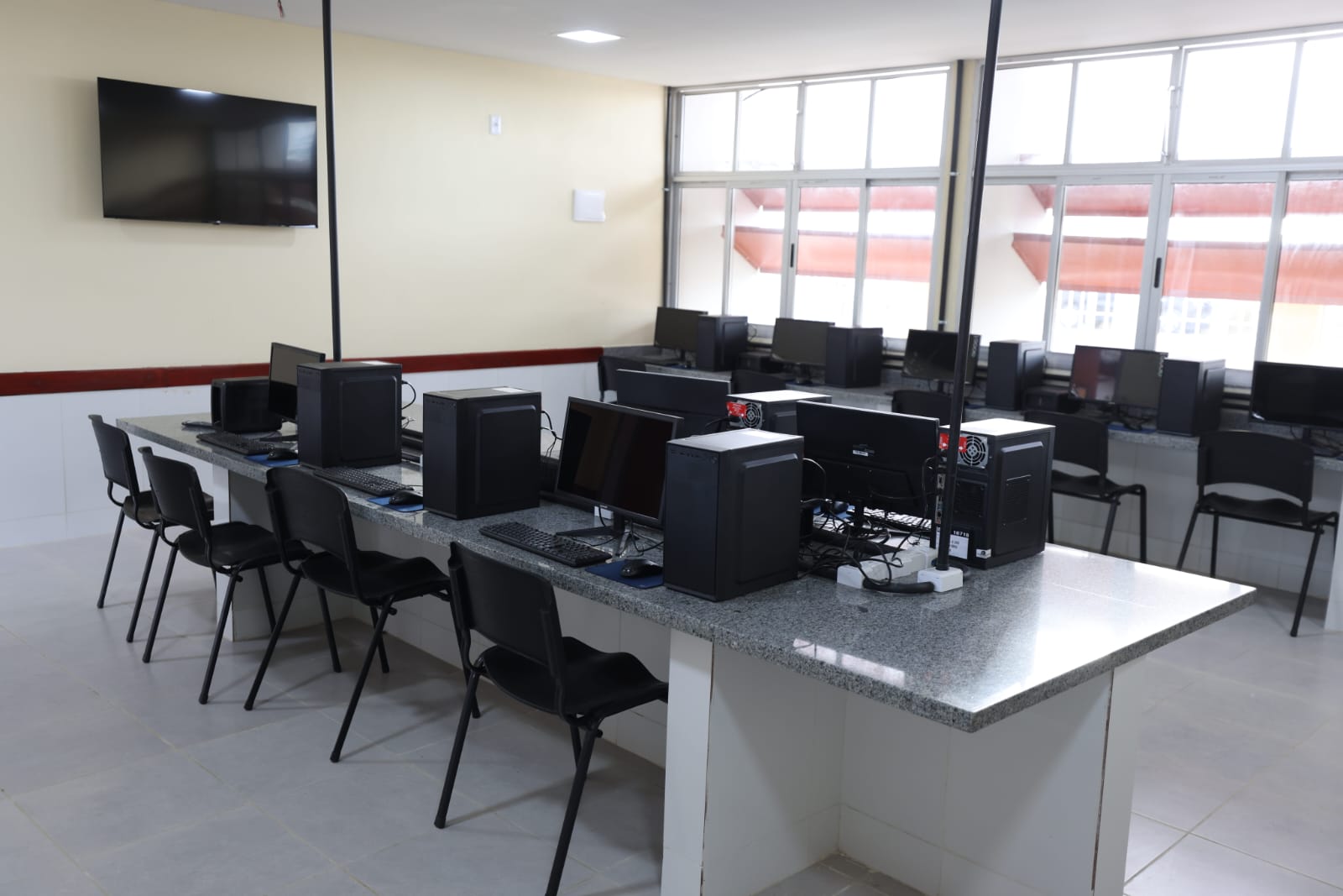 Primeira escola municipal de Tempo Integral de Pedro Alexandre é entregue com recursos do Governo do Estado