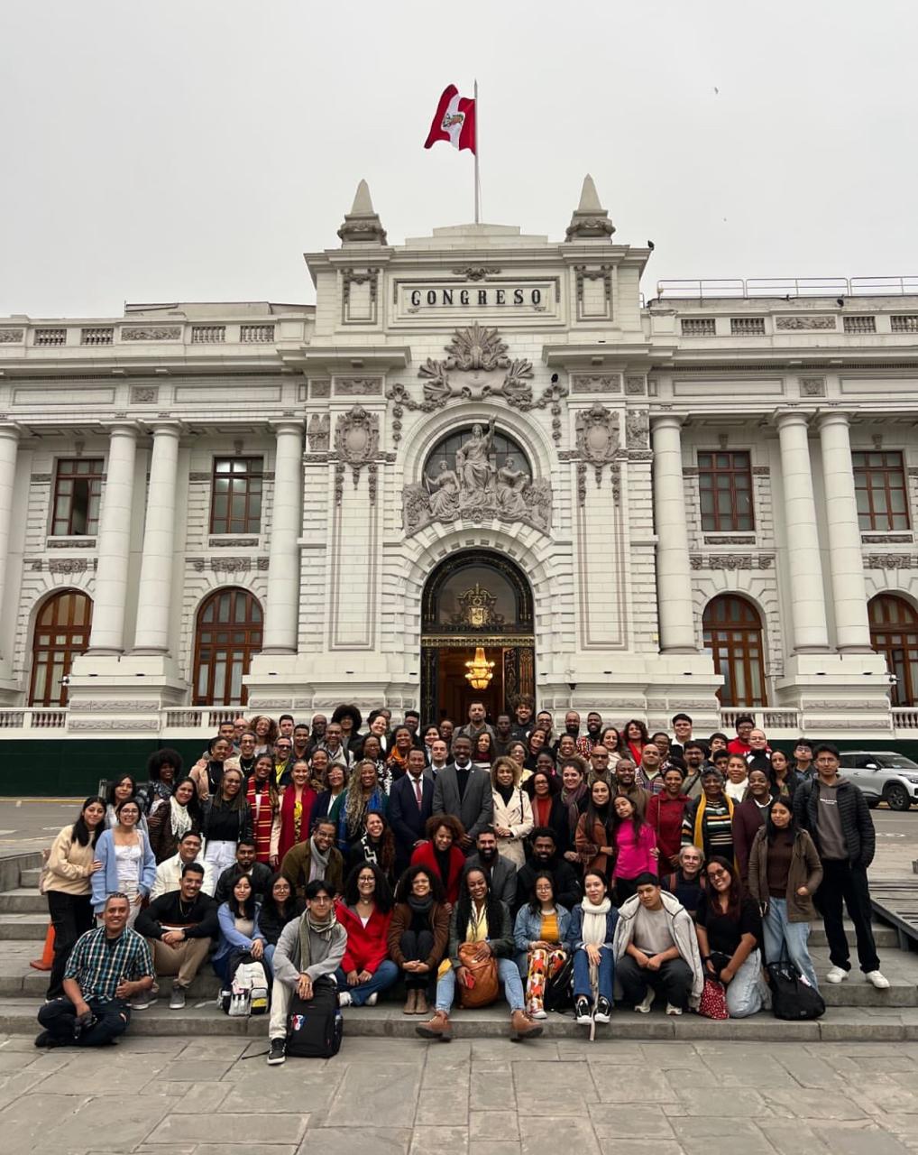 Professores da rede estadual da Bahia apresentam experiências antirracistas no exterior 
