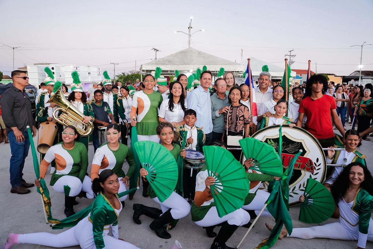 Secretaria da Educação entrega instrumentos de fanfarra em Gavião e outras 79 cidades baianas 