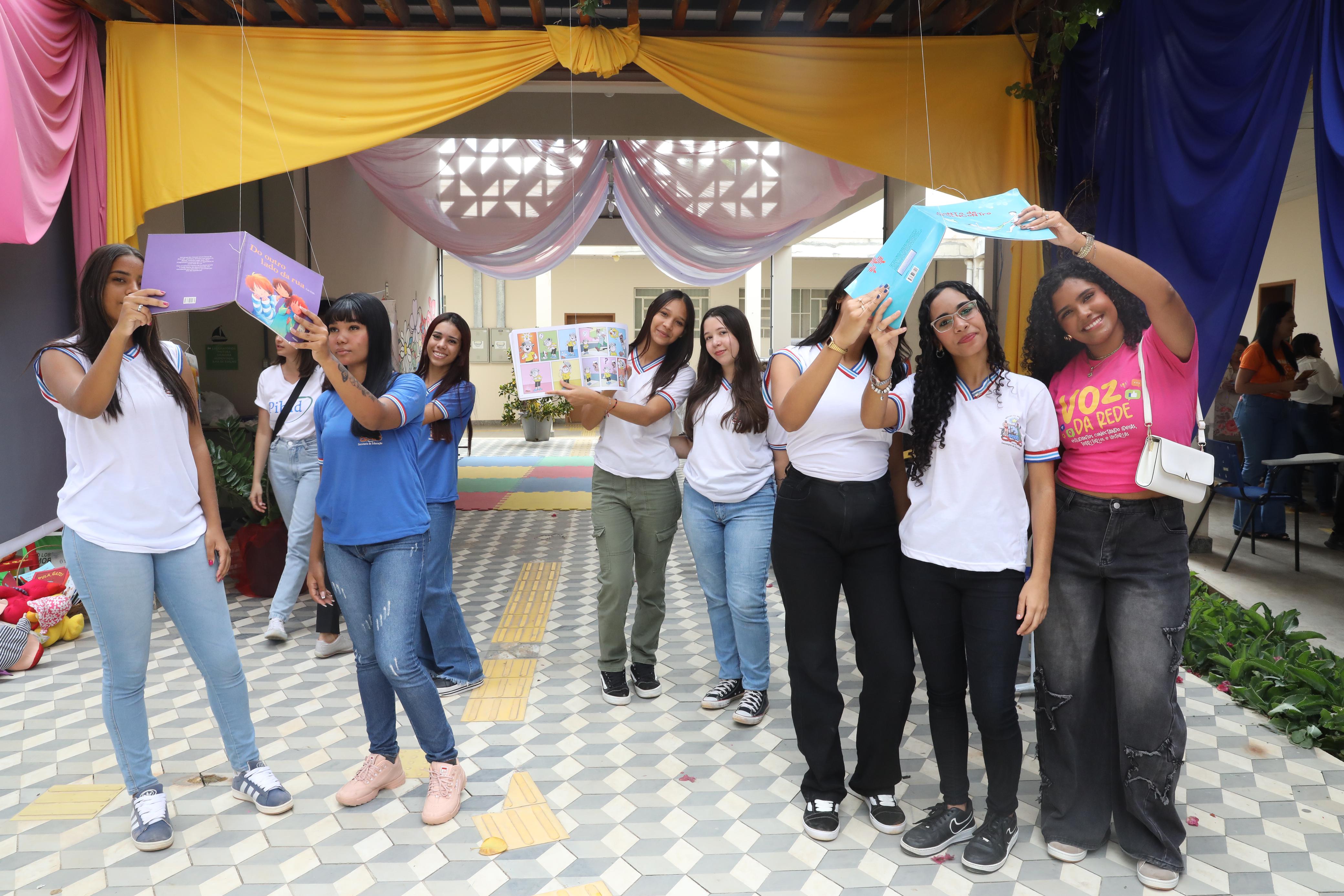 Festas e feiras literárias fortalecem leitura e engajam estudantes da rede estadual em toda Bahia