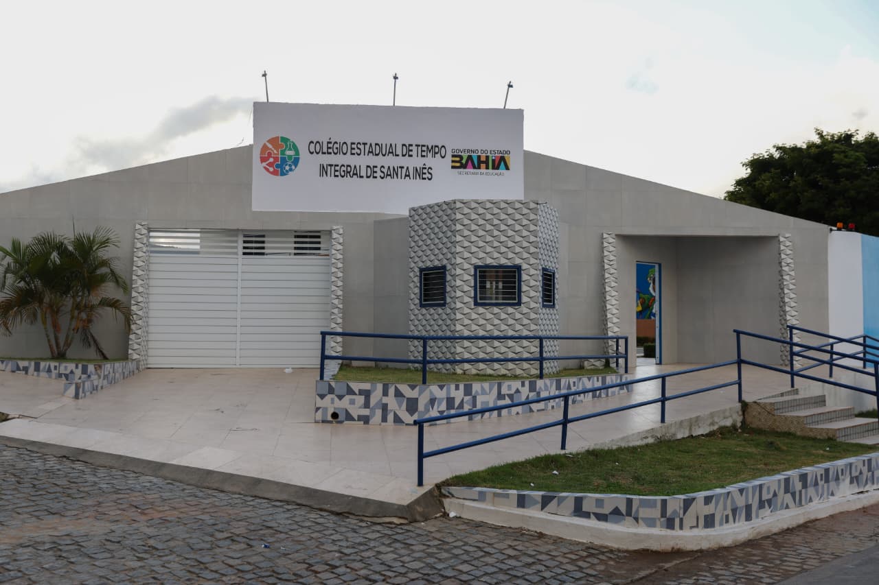 Colégio Estadual de Tempo Integral de Santa Inês recebe teatro e quadra poliesportiva coberta com investimento de R$ 4,5 milhões