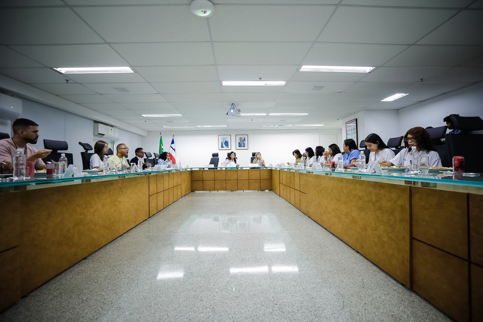 Estudantes baianos campeões em feira internacional são homenageados com almoço na SEC