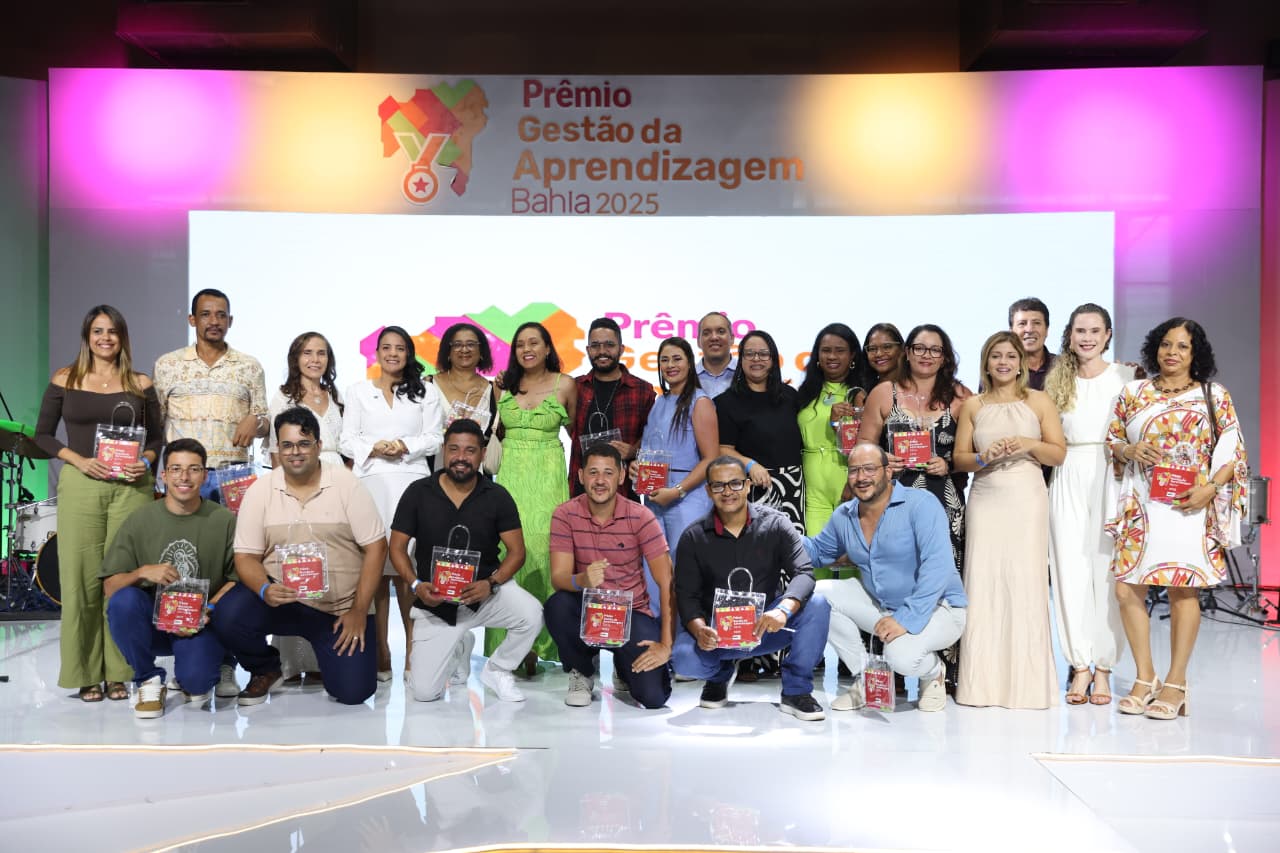 Reconhecimento e emoção marcam a noite de entrega do Prêmio Gestão da Aprendizagem