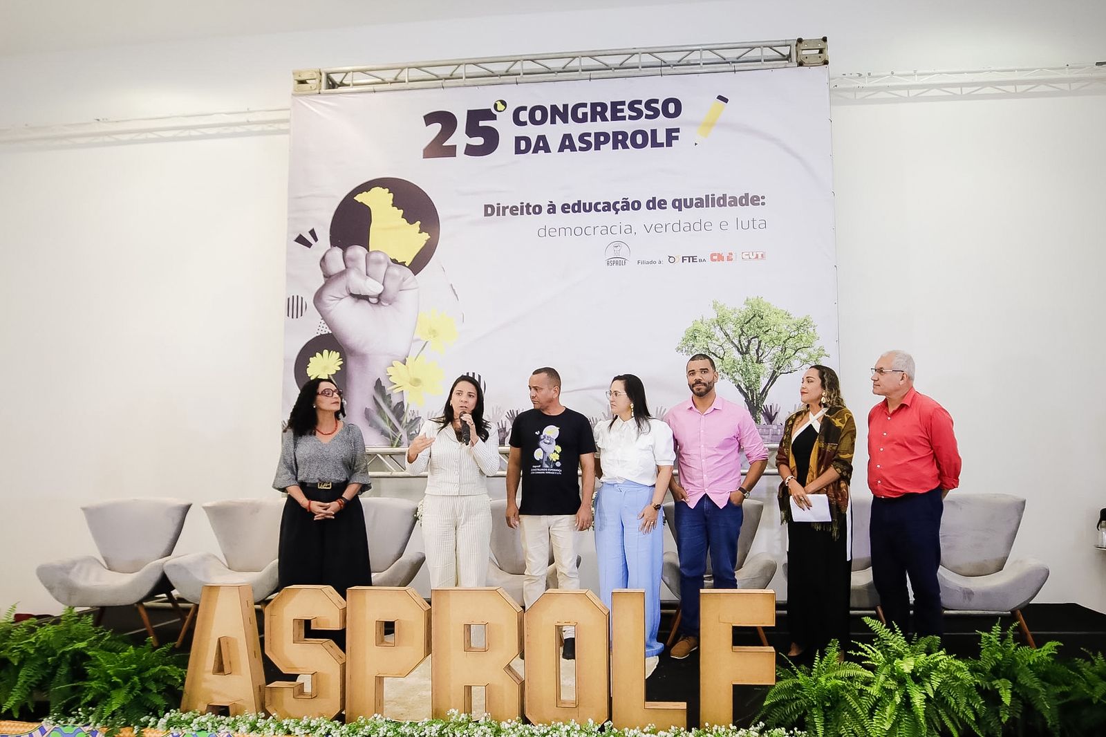 Congresso debate democracia e qualidade na educação municipal