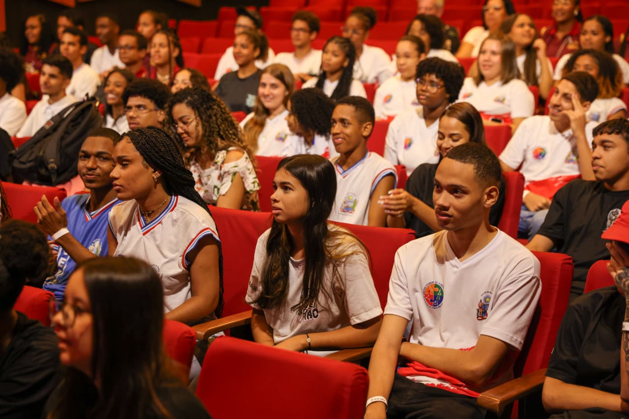 Estrela do YouTube, professor Noslen Borges participa do Aulão Prepara Enem, em Salvador