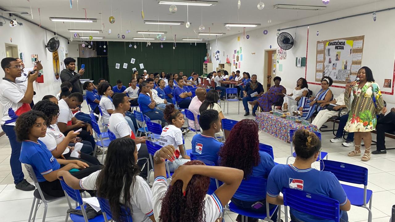 Novembro Negro: estudantes da rede estadual de Salvador discutem sobre letramento racial