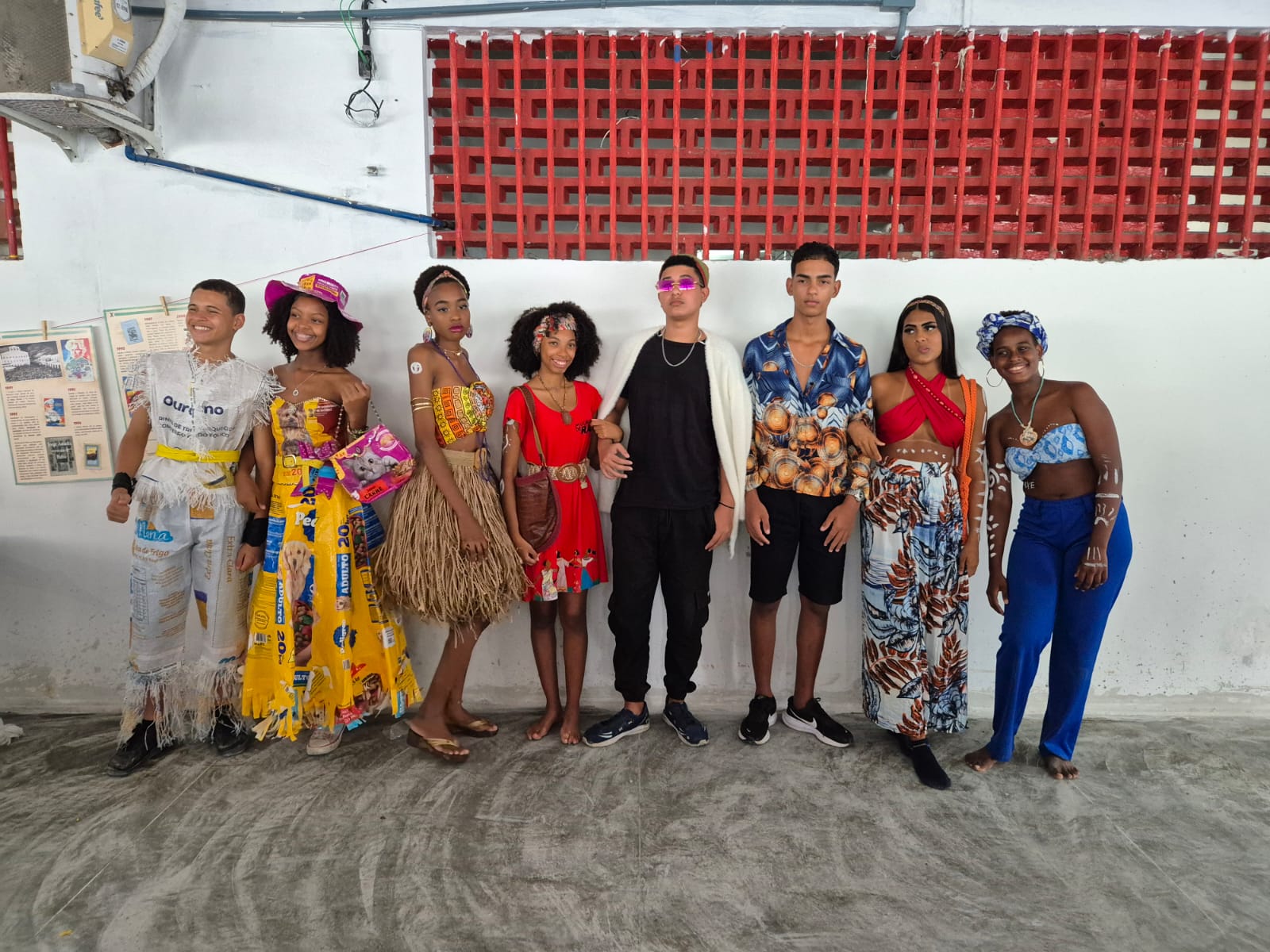Estudantes da rede estadual de Salvador participam de feira artística