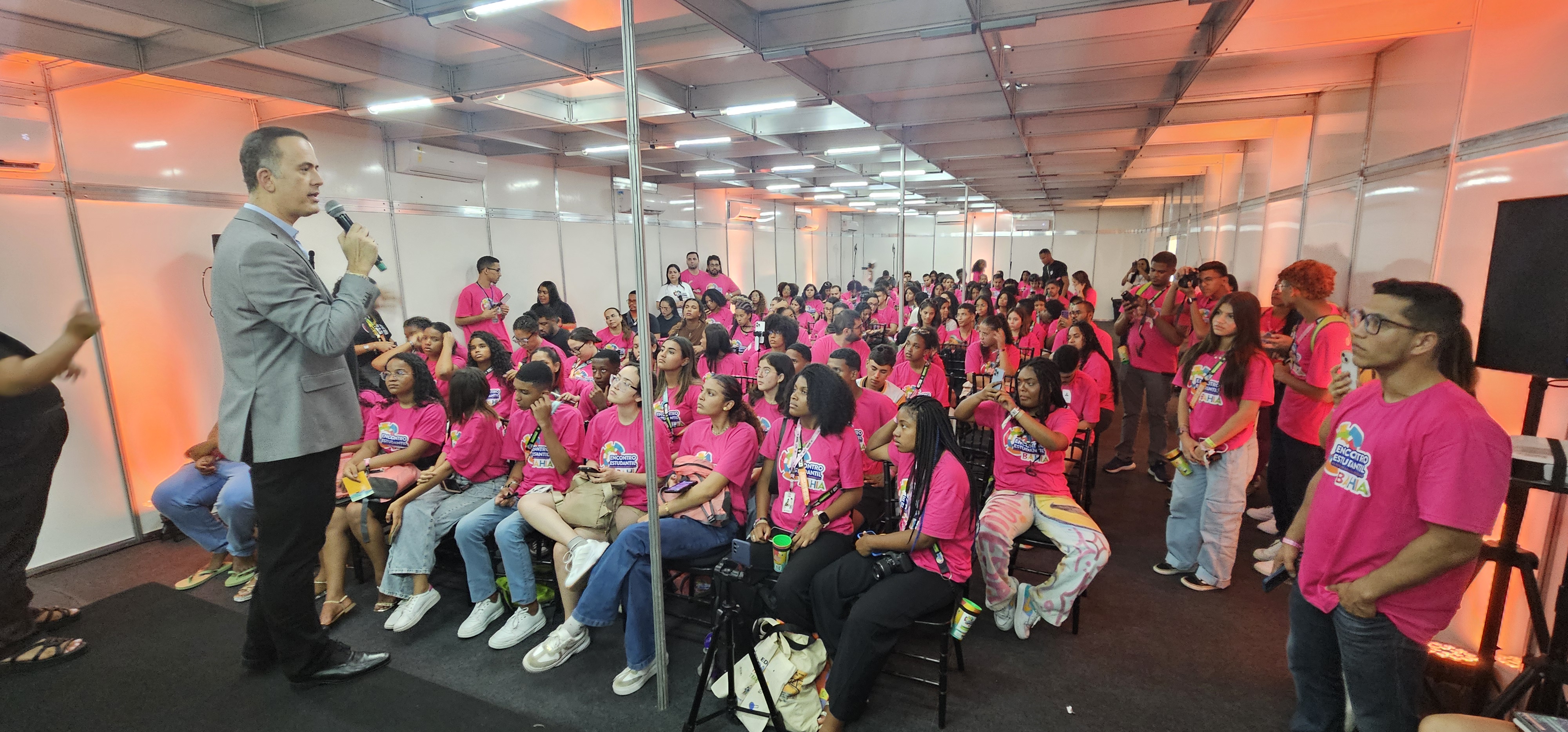 Bate-papo com jornalistas