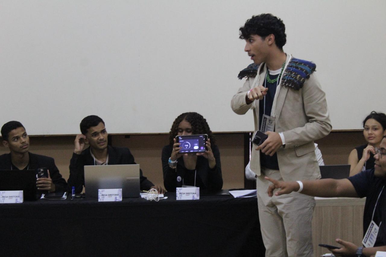 Premiação de delegados dos comitês marca encerramento da BaMUN 2025