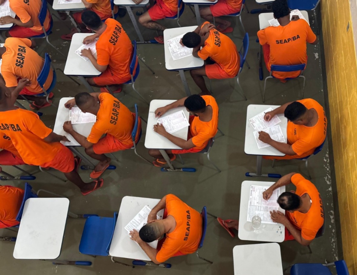 Privados de liberdade beneficiados pelo Programa Universidade para Todos alcançam boas notas na Redação do ENEM PPL 2025