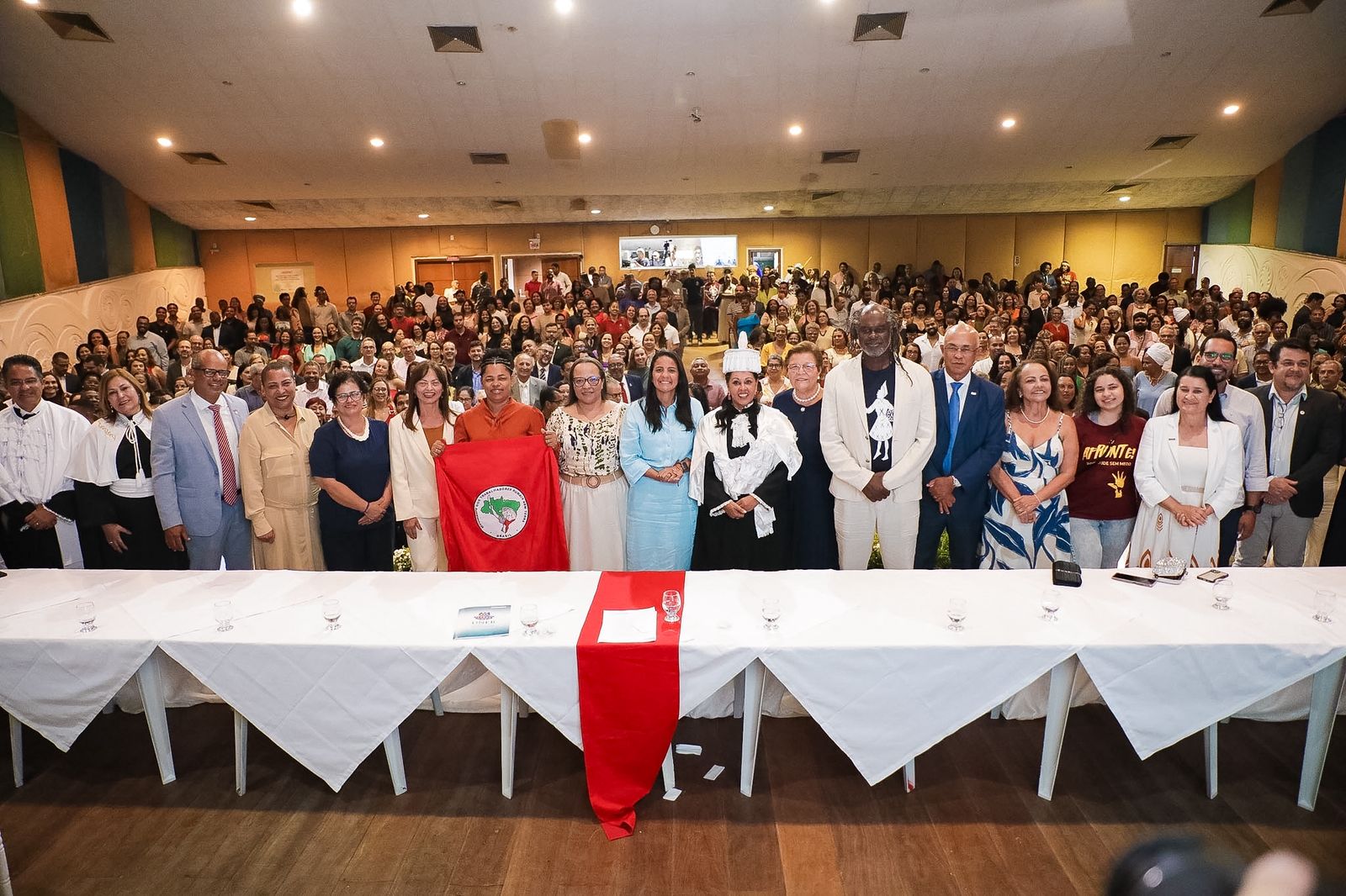 Reitora e vice-reitora da UNEB tomam posse para segundo mandato