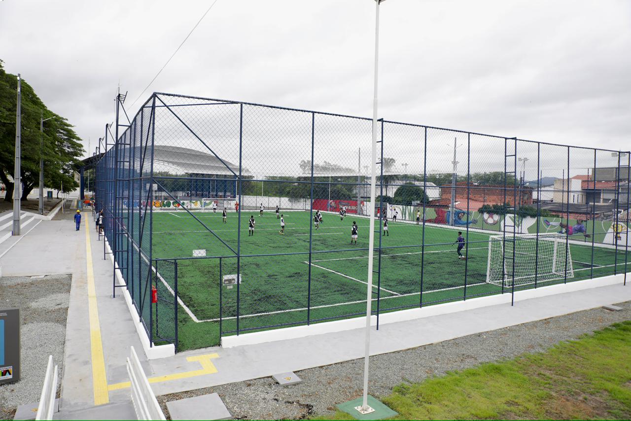 Com investimento de mais de R$ 11 milhões, Governo do Estado inaugura reforma em complexo poliesportivo educacional e colégio, em Itapetinga