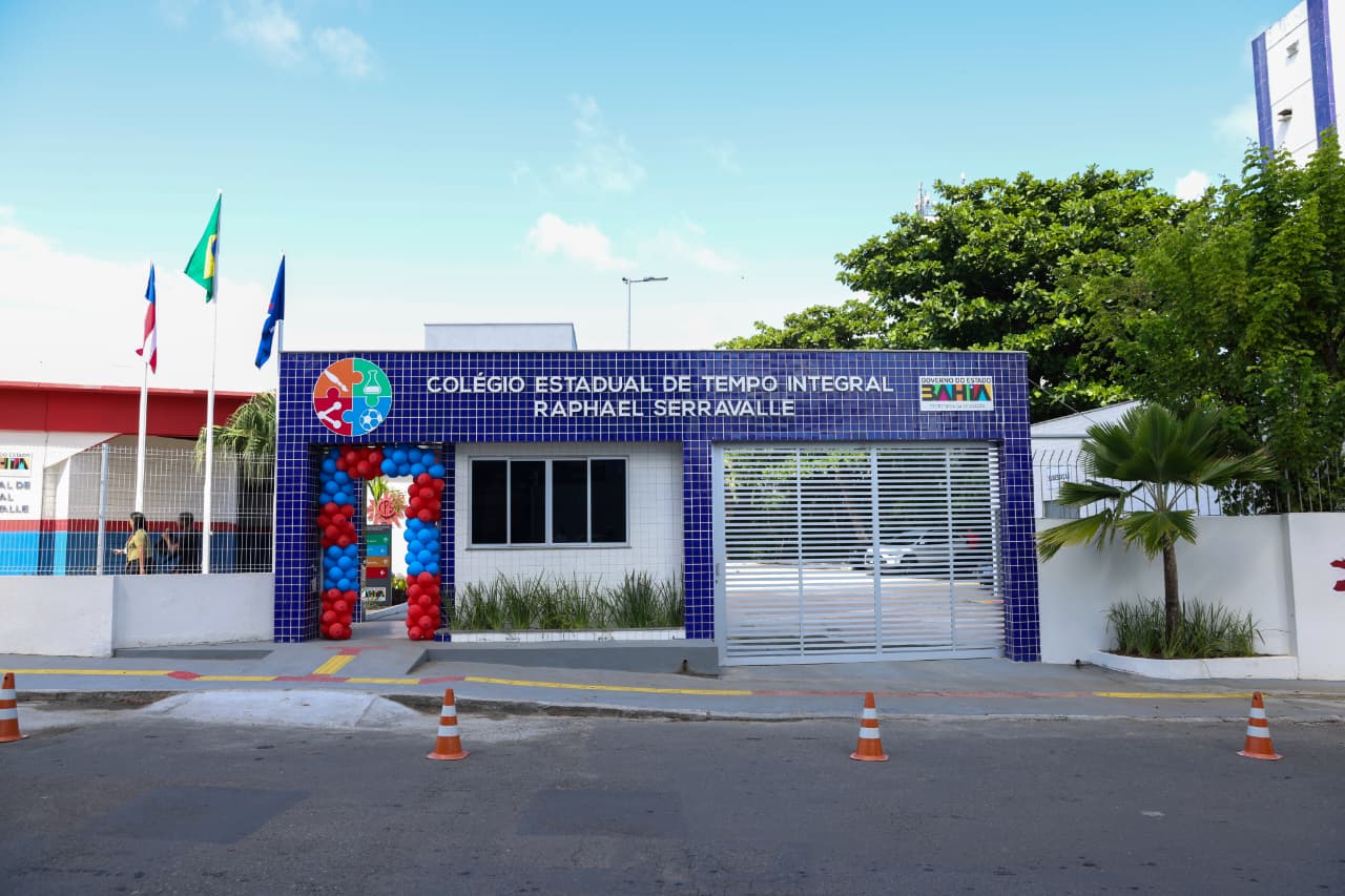 Governo do Estado inaugura modernização do Colégio Estadual de Tempo Integral Raphael Serravalle, em Salvador