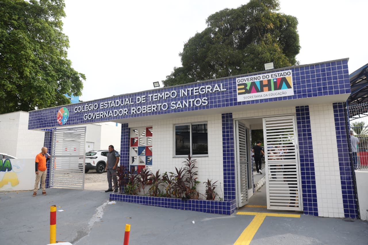 Inauguração do Colégio Estadual de Tempo Governador Roberto Santos