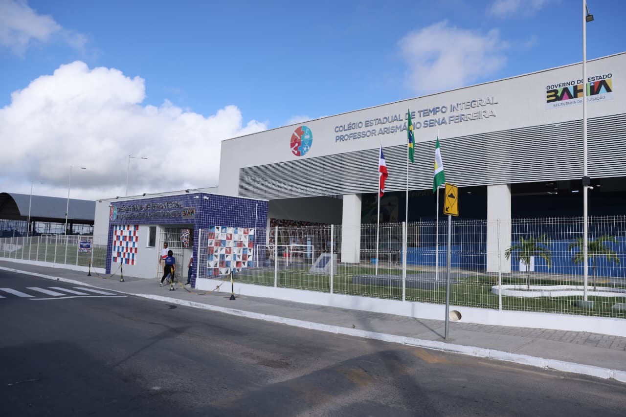 Nova escola estadual de tempo integral em Ipirá beneficia mais de mil estudantes