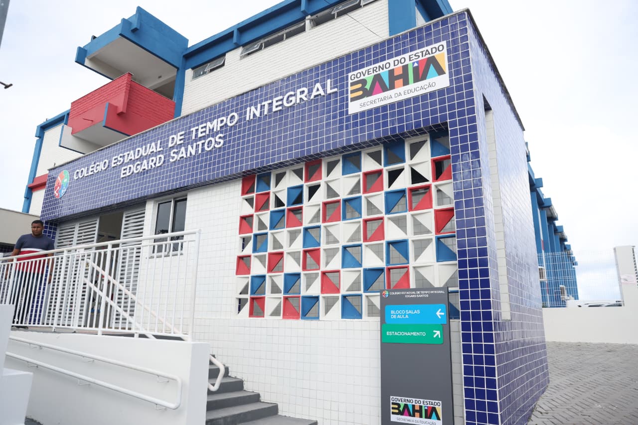 Modernização do Colégio Edgard Santos é entregue pelo Governo do Estado, em Salvador, nesta quarta (1º)