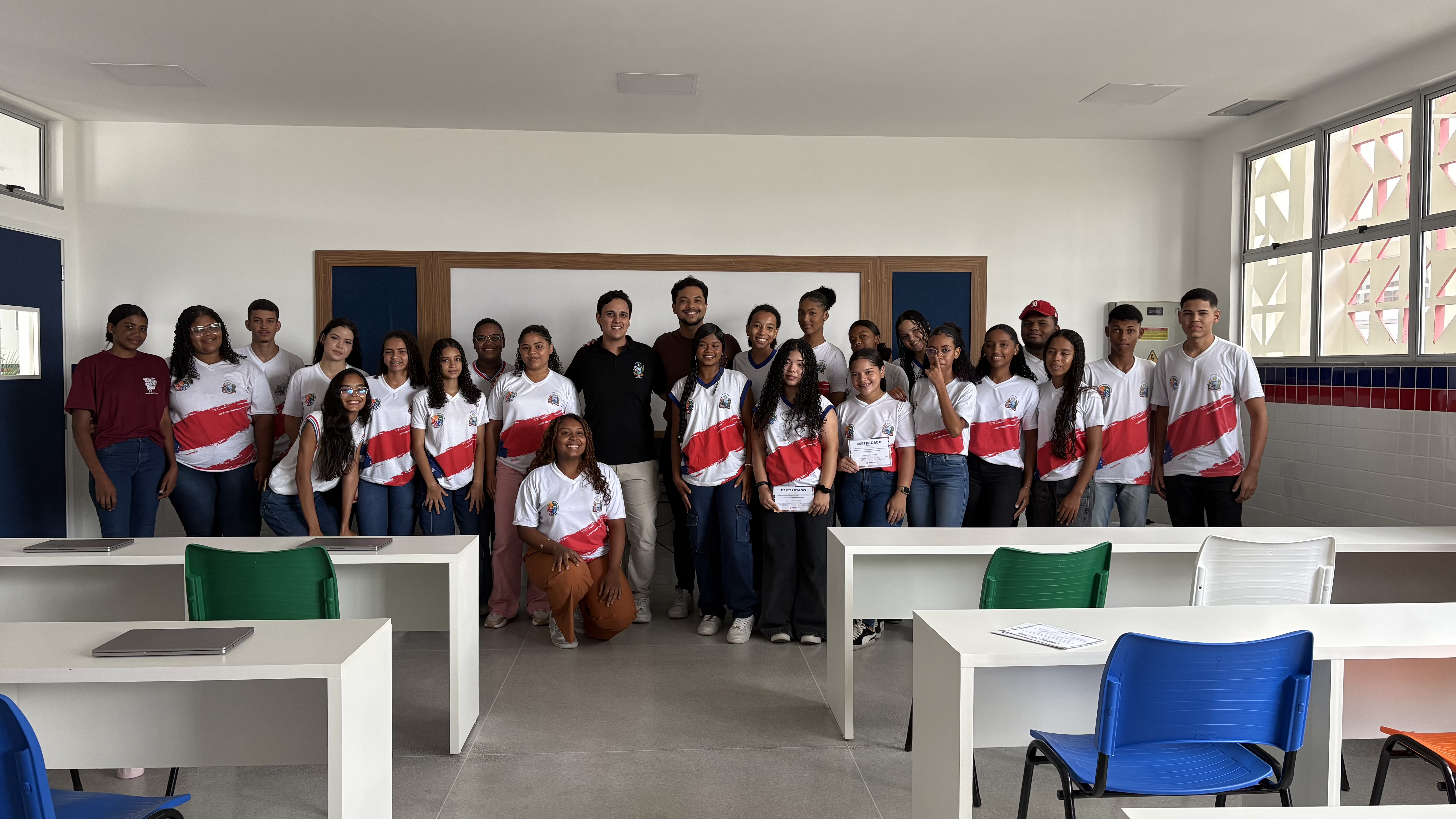 Jovens passam por formação para assumir papéis de liderança estudantil