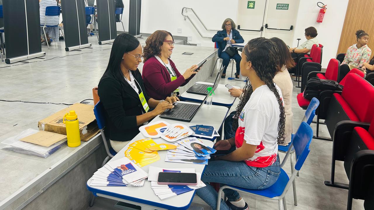 Rolê Cidadão leva serviços essenciais e cidadania para estudantes em Vitória da Conquista e Jequié