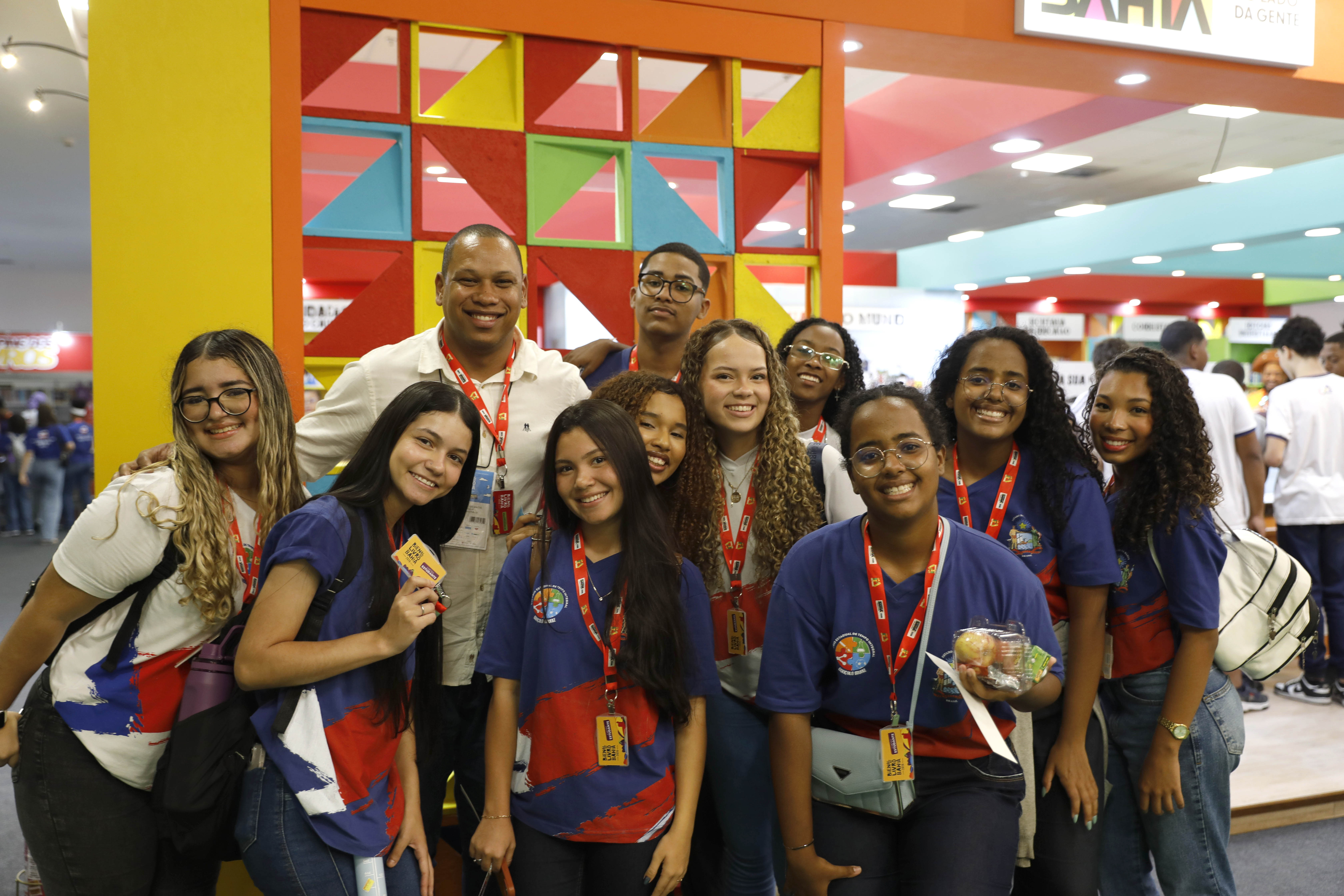 Clube do Livro fortalece leitura e protagonismo estudantil na Bienal do Livro da Bahia 2026